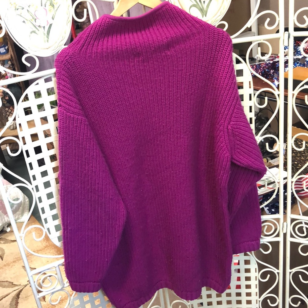 Turtle neck sweater - Picture 2 of 2